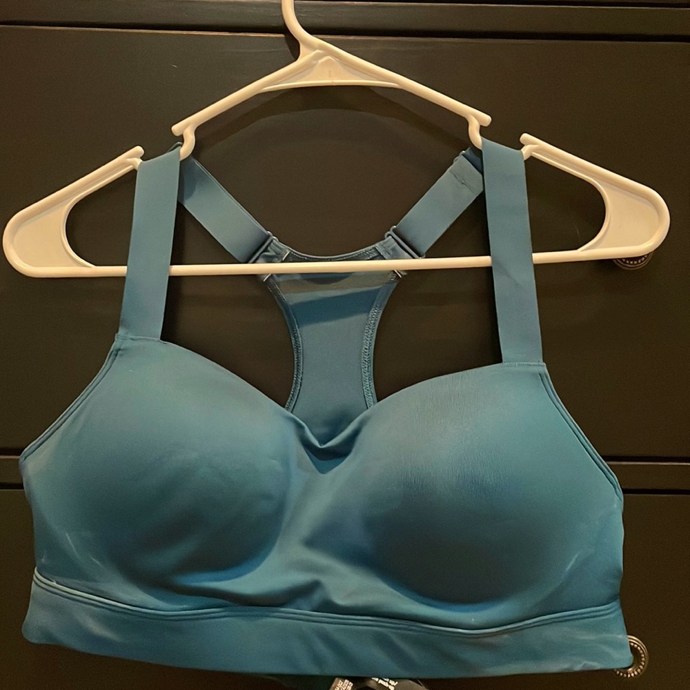 NWOT PINK Victoria’s Secret Active Ultimate Push Up Sports Bra